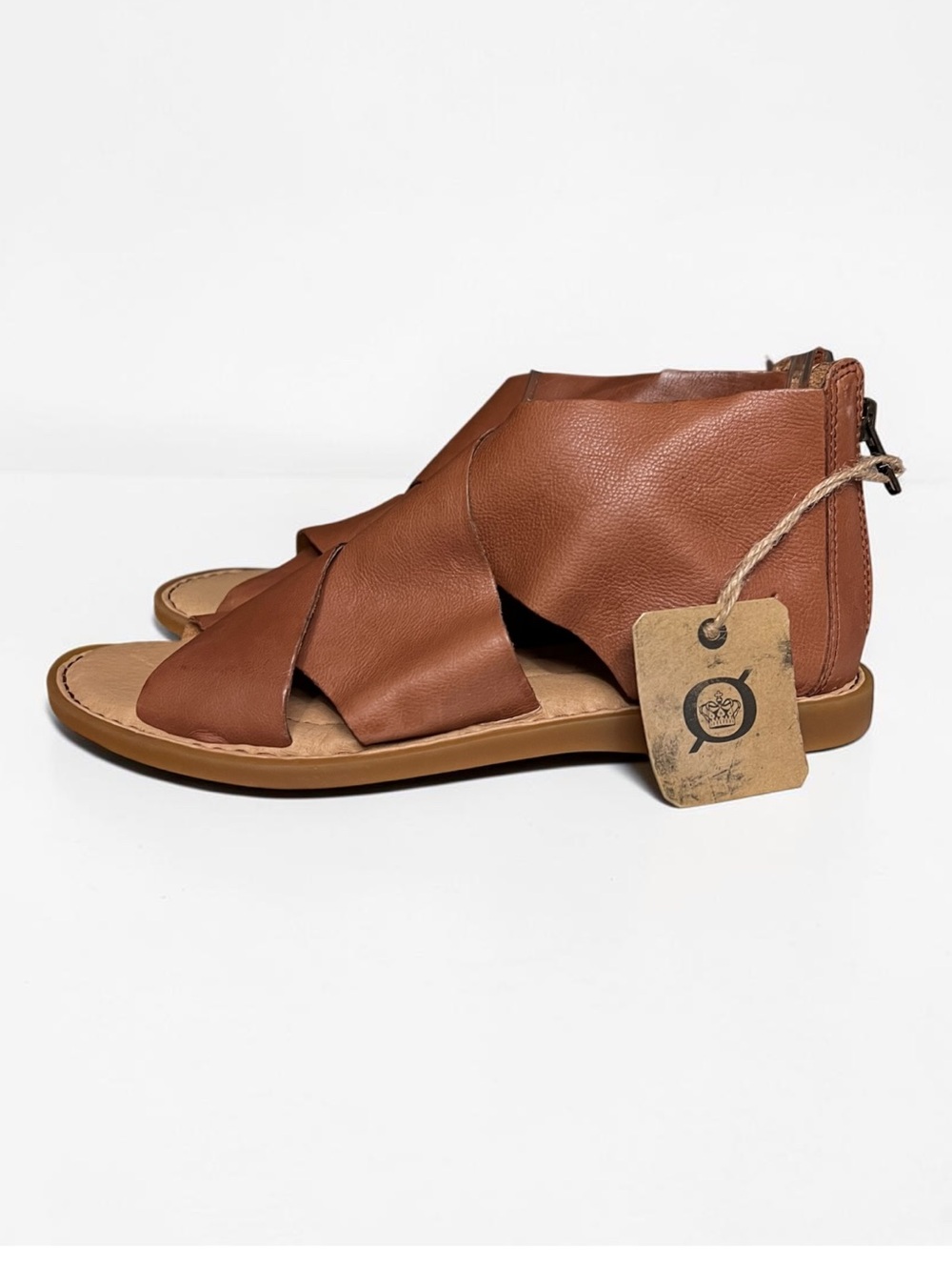 🌻NEW w.tag Børn Imani Crisscross Strappy Sandals Leather Flat Back Zip Size 8